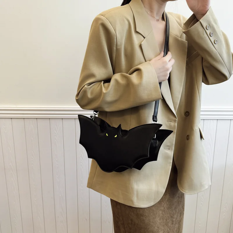 

Bat Shape Bag Halloween Themed PU Leather Cute Gothic Shoulder Crossbody Underarm Purse for Women Girls 2025 New
