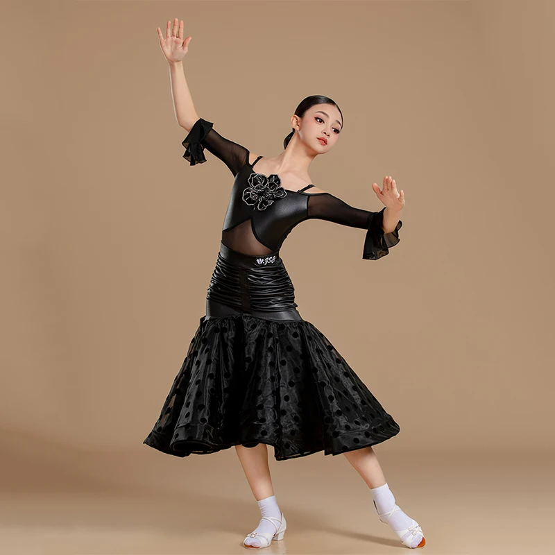 2025 Ragazze con spalle scoperte Maglia Top Grande gonna altalena Sala da ballo Abbigliamento da ballo Vestito da prestazione Valzer Costumi di danza moderna DN22214