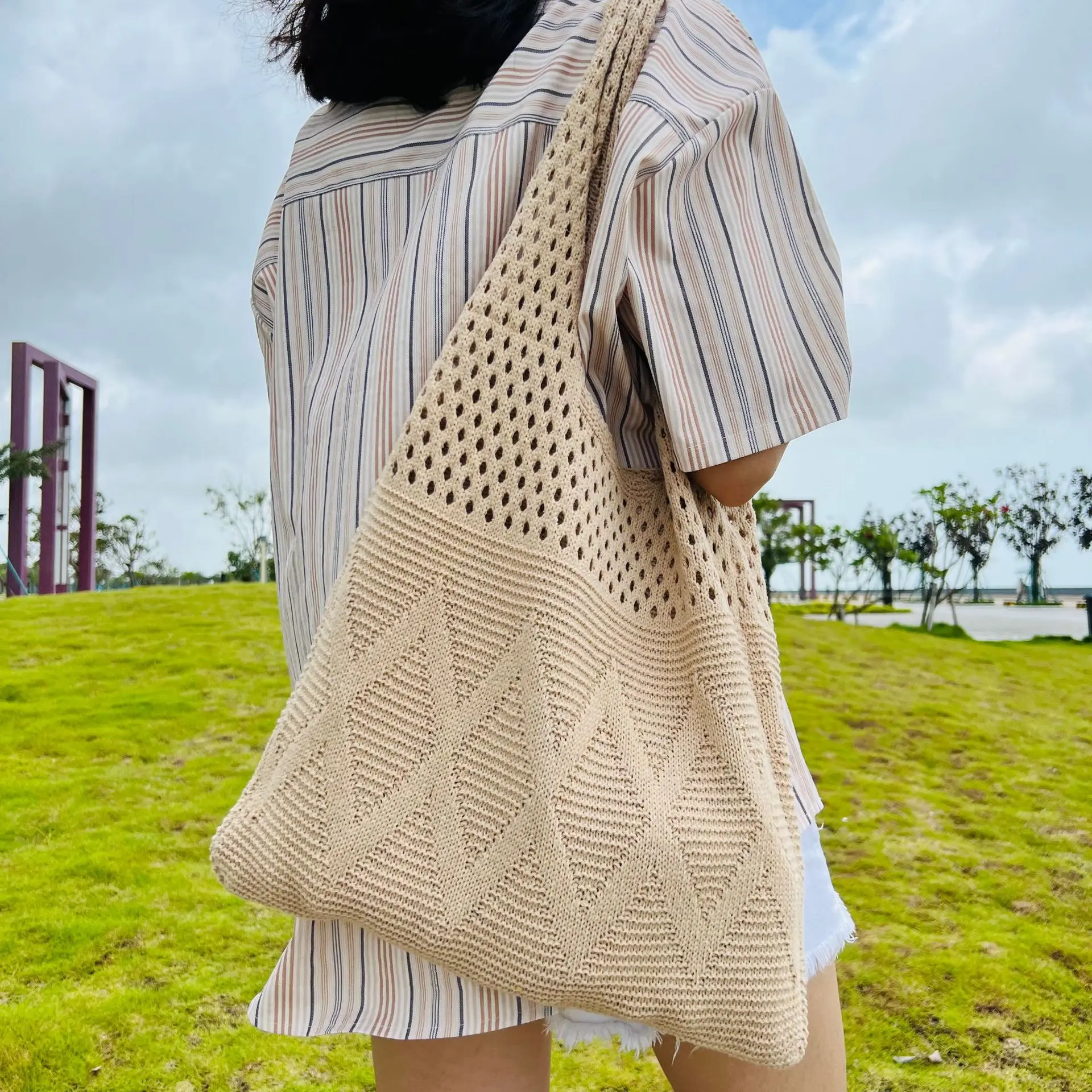 New Knitted Handbags Female Large Capacity Totes Women\'S Pack Summer Beach Bag Big Purses Casual Hollow Woven Shoulder Bags