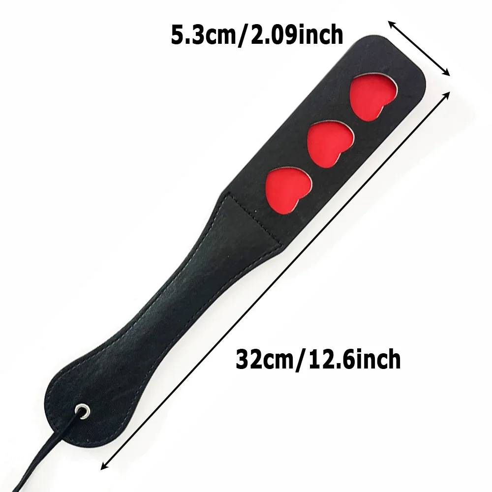 قطعة واحدة - مضرب يدوي طويل المقبض على شكل قلب، مضرب جلدي أسود بطبقة مزدوجة وخلفية حمراء