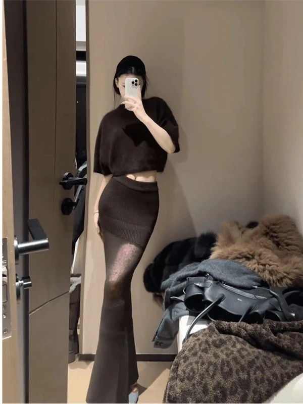 

Korean Style round Neck mid Sleeve Plush Mermaid Knitted Sweater Women's Autumn Winter New Arrival Short Knitwear Top
