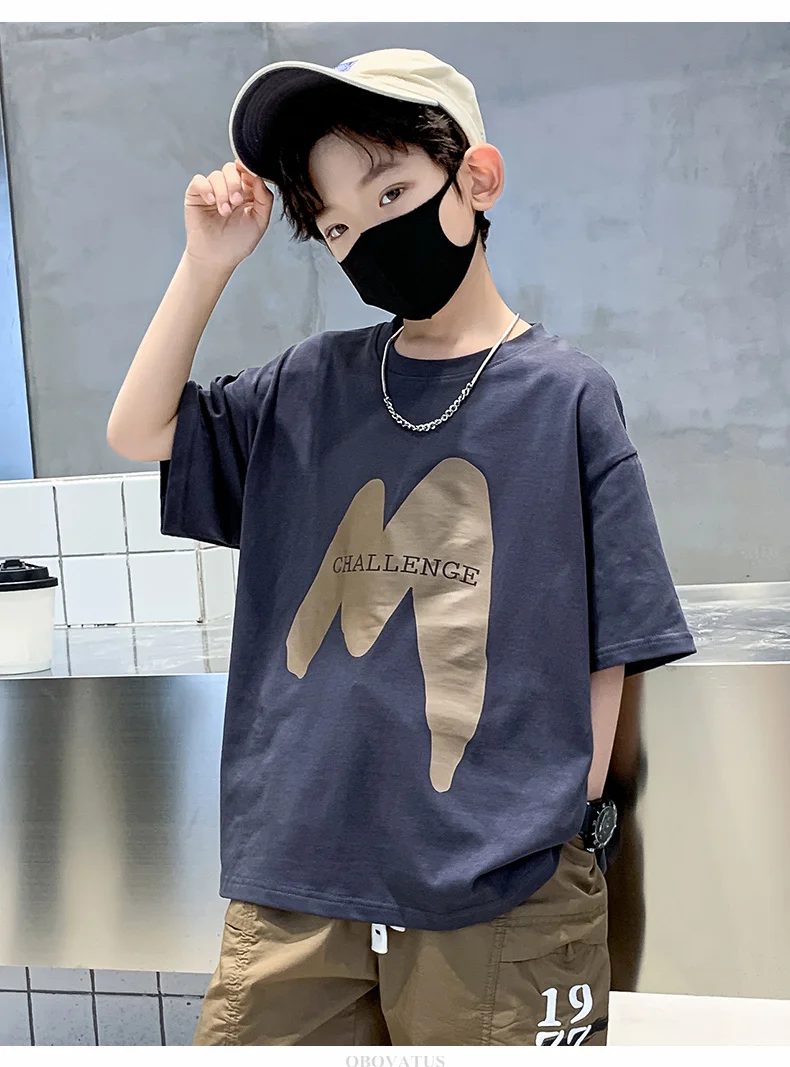 Neue Sommer-Luxuskleidung für Kinder: T-Shirts für Jungen im Teenageralter, Kurzarm-Baumwoll-T-Shirt mit elegantem Schriftzug-Print, Kinder-Outfit. – Detail 12