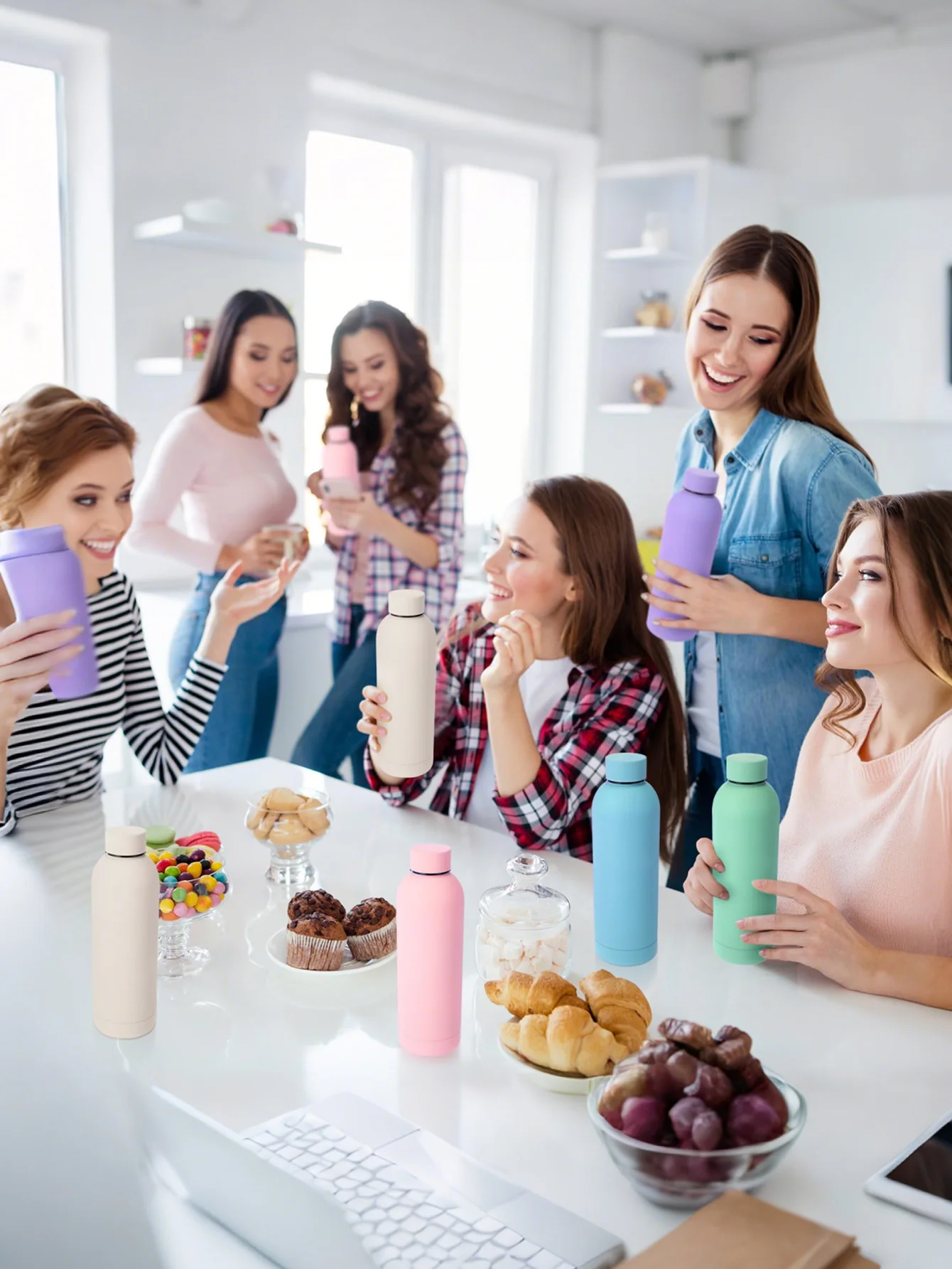 

Офисная кладовая, общежитие, стоячая поездка на работу, незаменимый подарок на день рождения, чашка для чая, необходимая