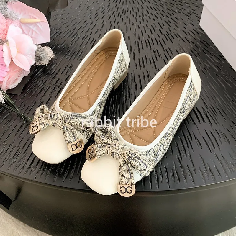 Comfortable French Womens Single Shoes for Women Sexy Style Square Head Embroidery Skirt Low Heels Small Fragrant Bean Shoes