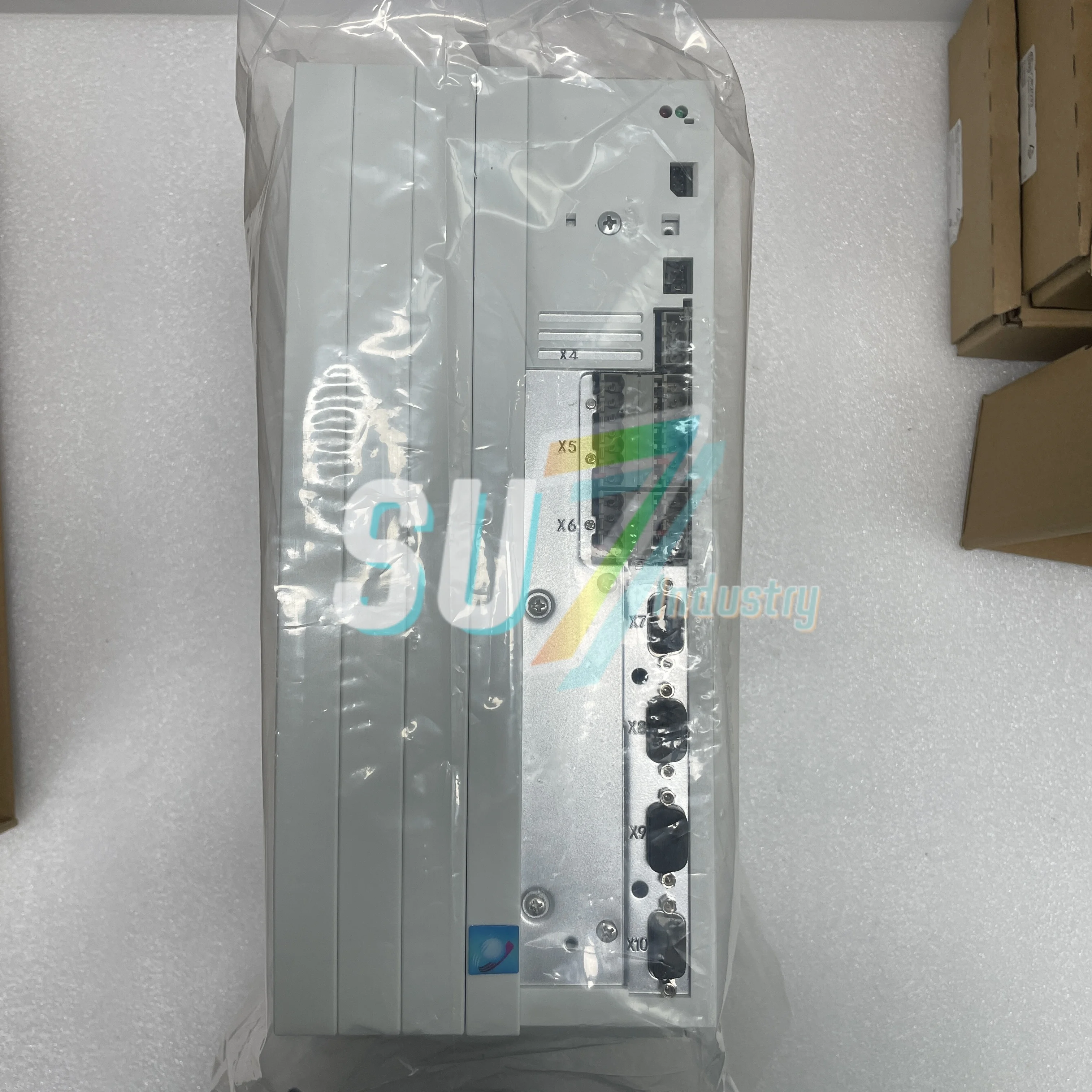 새로운 오리지널 서보 드라이버 EVS9326-ES EVS9326-EP EVS9326-ESV004 EVS9326-EPV004 EVF9326-EVV004 EVF9326-CVV003 EVF9326-CVV100