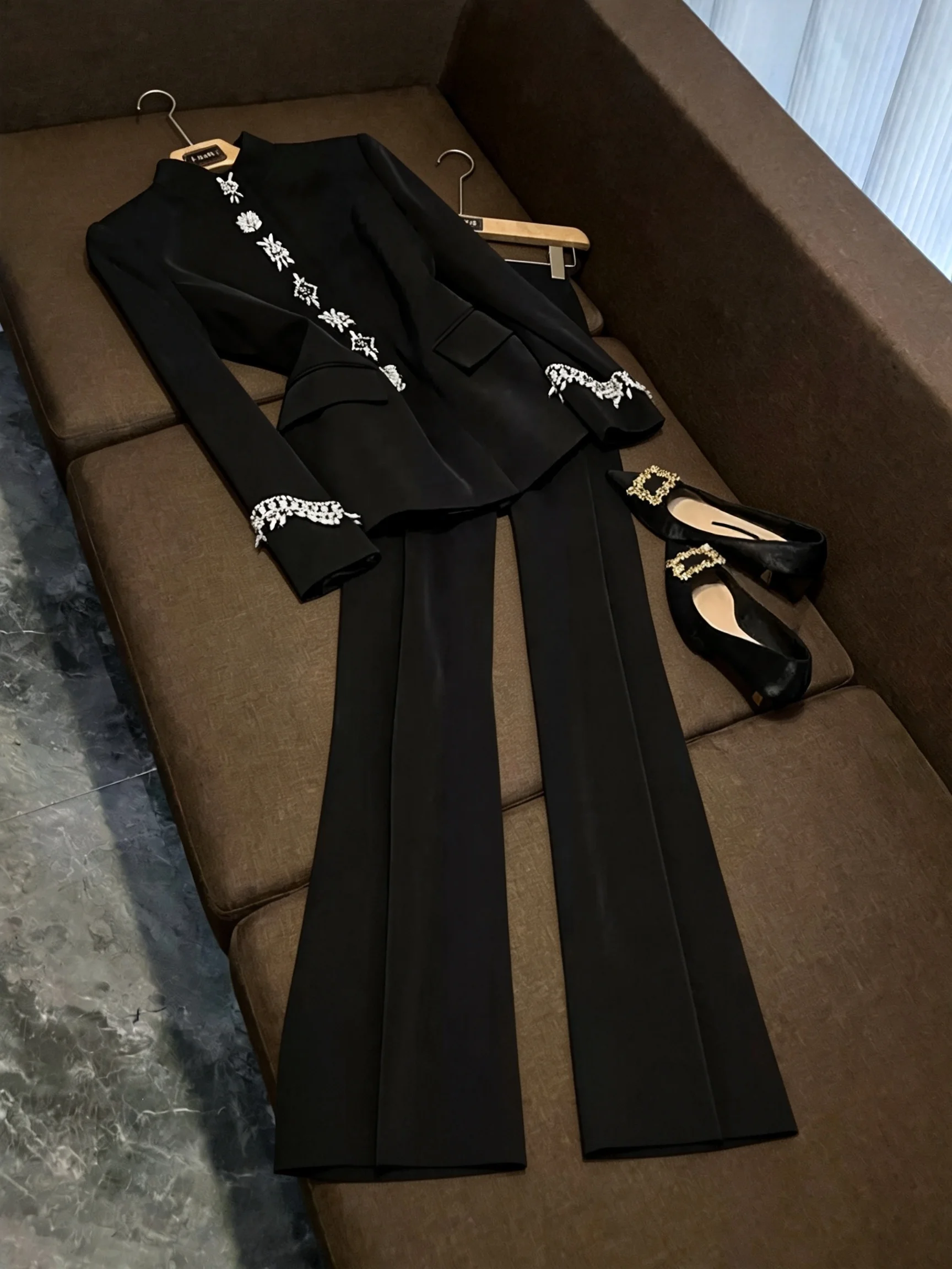 2026 New Women's Diamond Embedded Stand Collar Two-Piece Set Elegant Fashionable Autumn Collection AK571 High-End Feeling