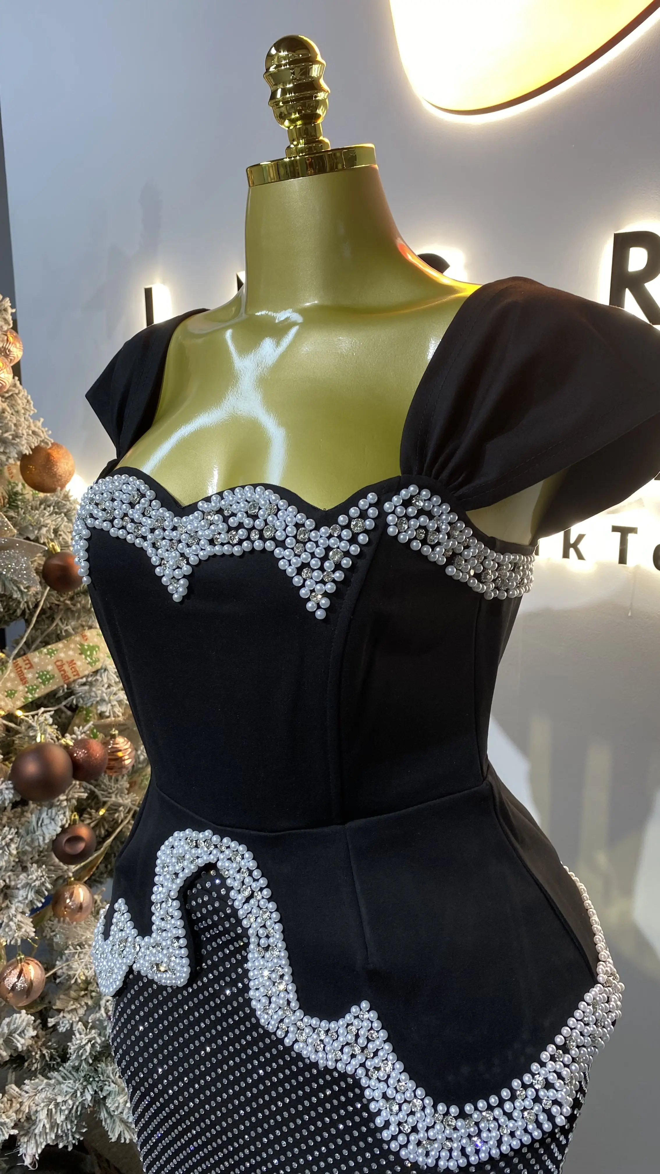 تصميم جديد عالي الجودة مكون من قطعتين بلوزة نسائية فاخرة من اللؤلؤ الكريستالي وتنورة مطرزة للصيف.-GZXX368 #5