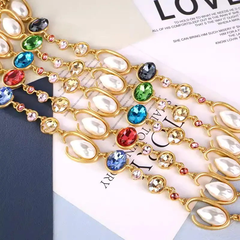 

New European And American Ancient Style Color Crystal Necklace Feminine High-grade Sense Of Light Luxury Fashion Niche Necklace