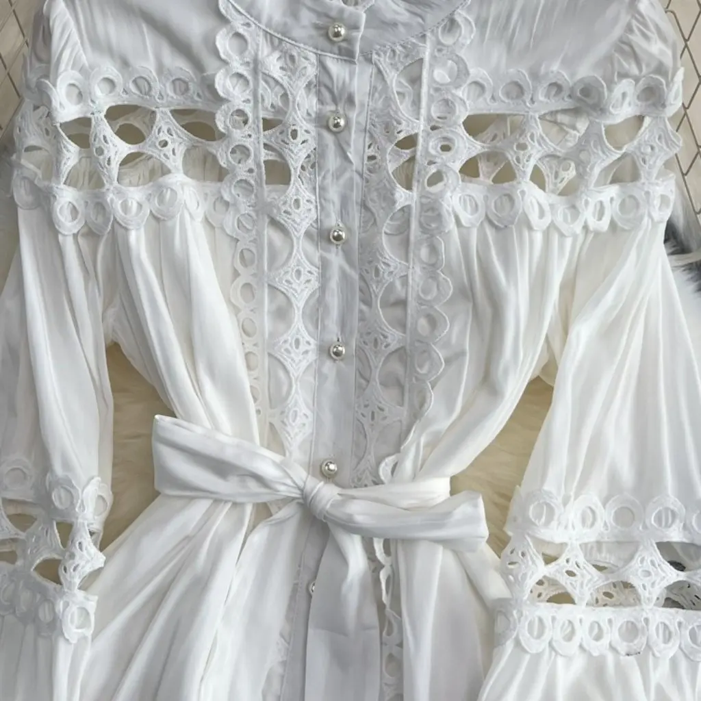 Langes Kleid im Retro-Court-Stil, Laternenärmel, Stehkragen, schmale Taille, A-Linie, elegantes, einreihiges, ausgehöhltes Kleid