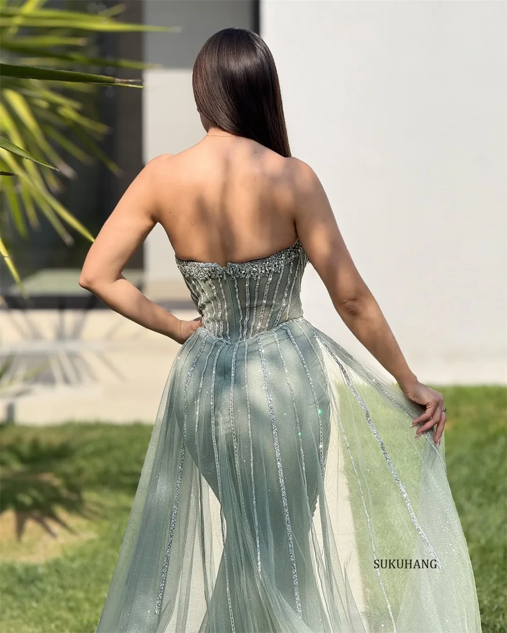 فساتين سهرة طويلة بحورية البحر باللون الأخضر من SUKUHANG Dubai على شكل قلب مع تنورة للحفلات الراقصة مطرزة حسب الطلب