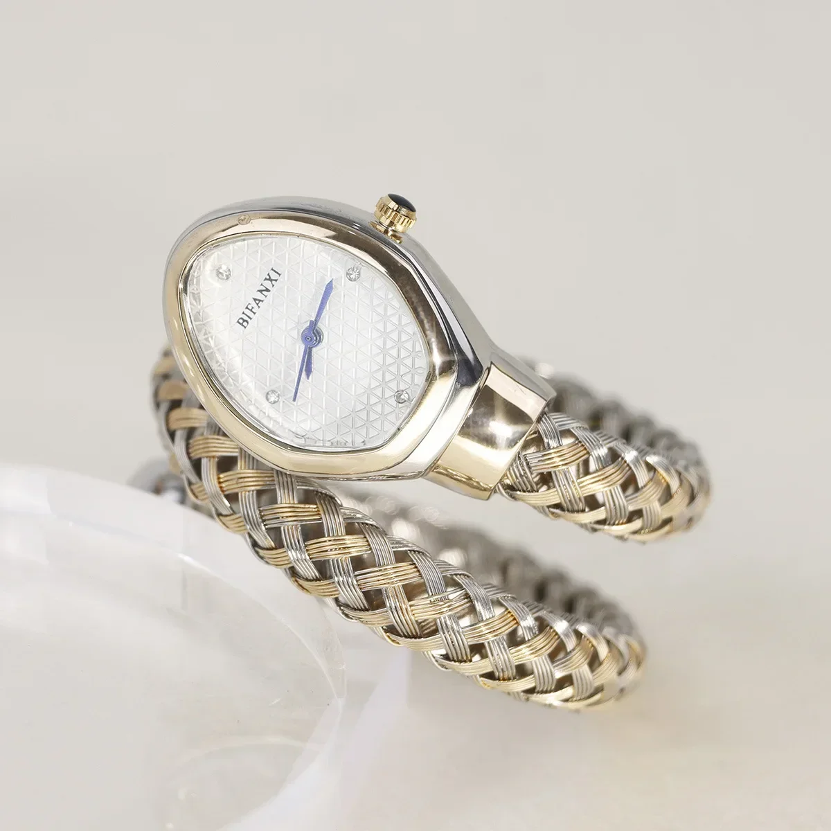 Hot Sell Quartz Watches Women's Simple Classic Style Unique Snake Gold Watch for Women Bling Luxury Ladies Watch Clock Relogio