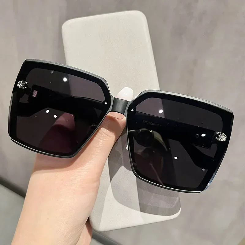 

2024 Classic Square Sunglasses Women UV Blocking Textured Sunglasses Gradient Outdoor Sun glasses Oculos Sol Feminino UV400