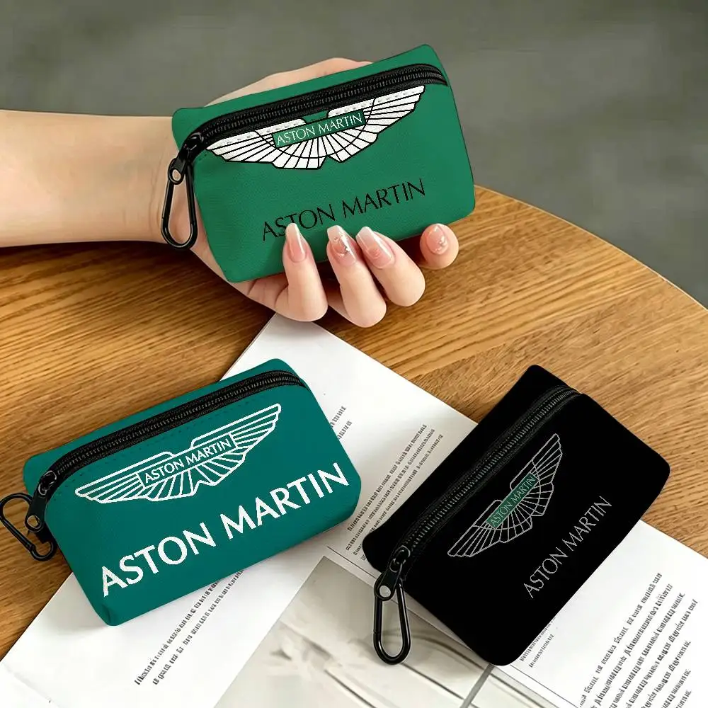 A-ASTON M-MARTINS Anime Multifunktionale Oxford-Stoff Kleine Tasche mit Haken Mini-Münzbörse Kopfhörer-Aufbewahrungstasche