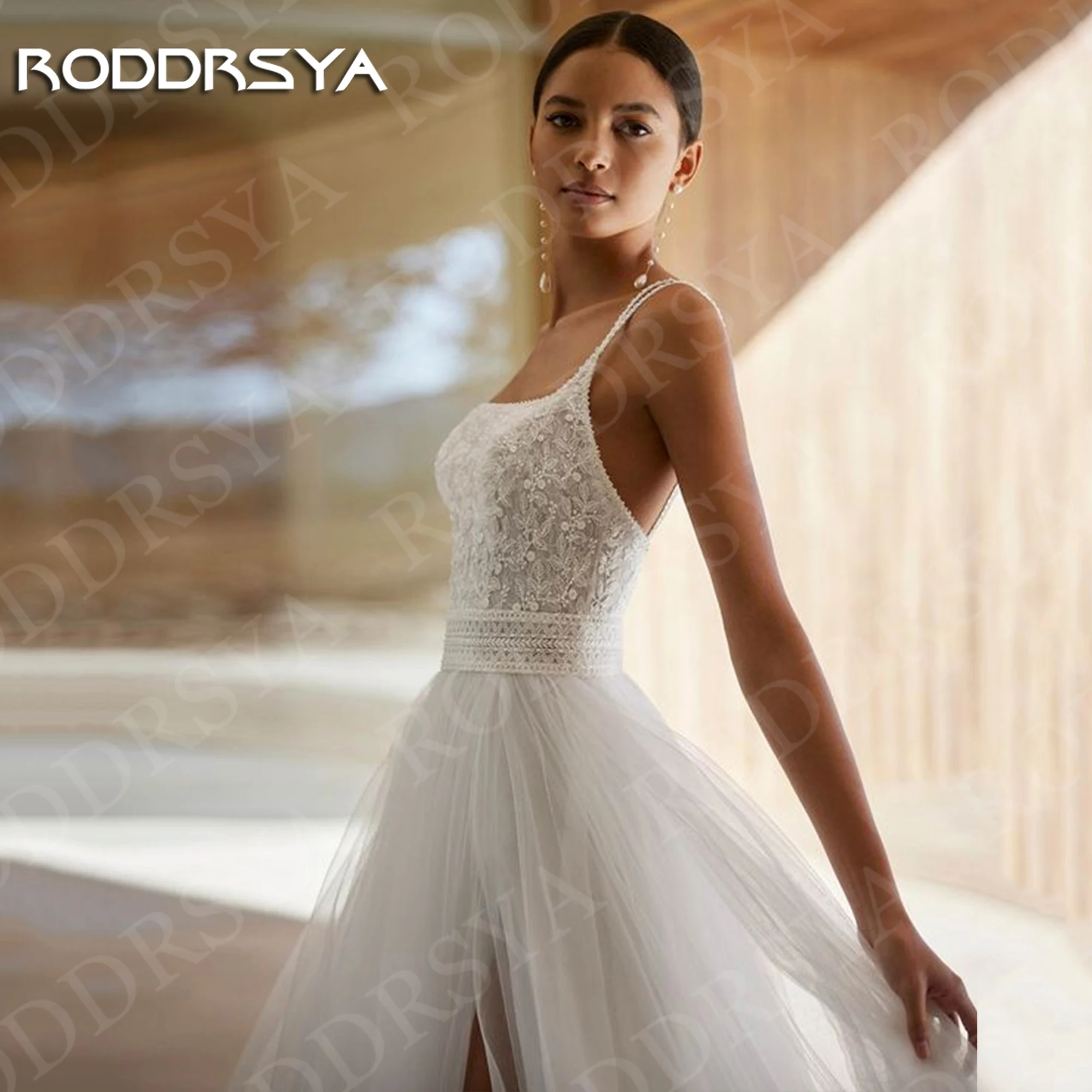 RODDRSYA A Line Trouwjurk Tulle Rukless Elegant Vierkante Kraag Kant Appliques Split Bruidsjurk Aangepaste Spaghettibandjes Een lijn trouwjurk Tule Backless Elegant Vierkante Kraag Kant Appliques Split Bruidsjurk Aange