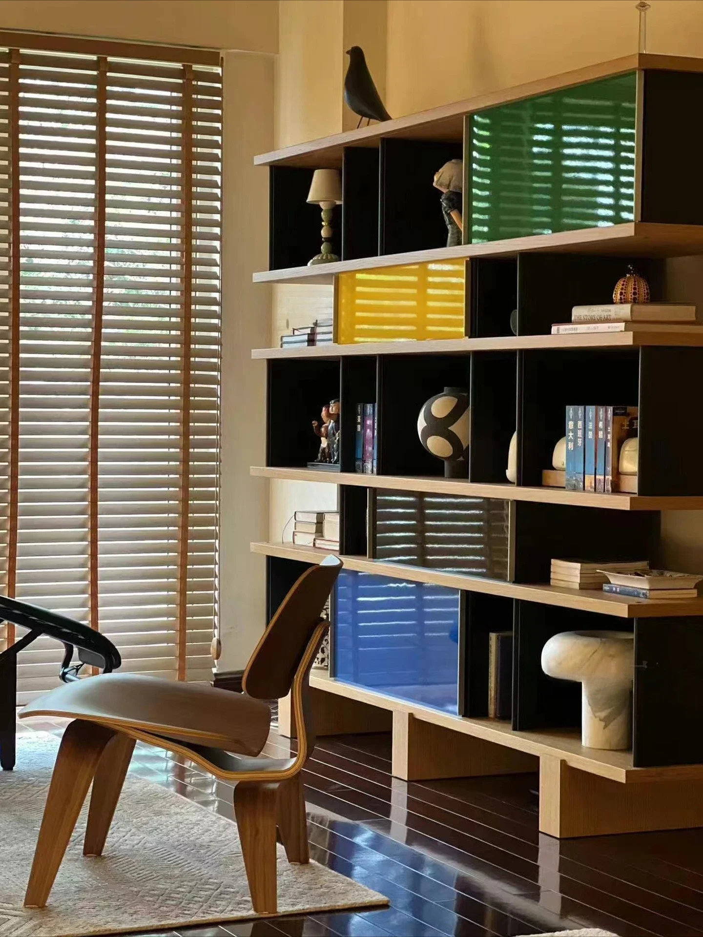 Medieval style bookshelf combination grid cabinet magazine display Bogu reading Bauhaus storage dopamine