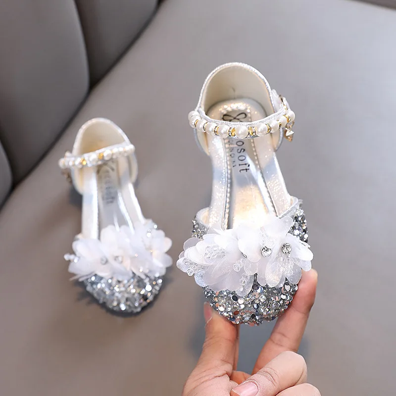 Spring Summer Girls Flats Shoes Sweet Elegant Children Princess Dance Leather Shoes Fashion Sequins Kids Party Wedding Sandals