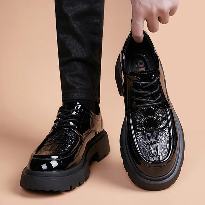 أسود براءات أحذية من الجلد للرجال 2024 مصمم فستان أحذية رجالي موضة الرجال مكتب أحذية رسمية Chaussure أوم Zapatos Hombre