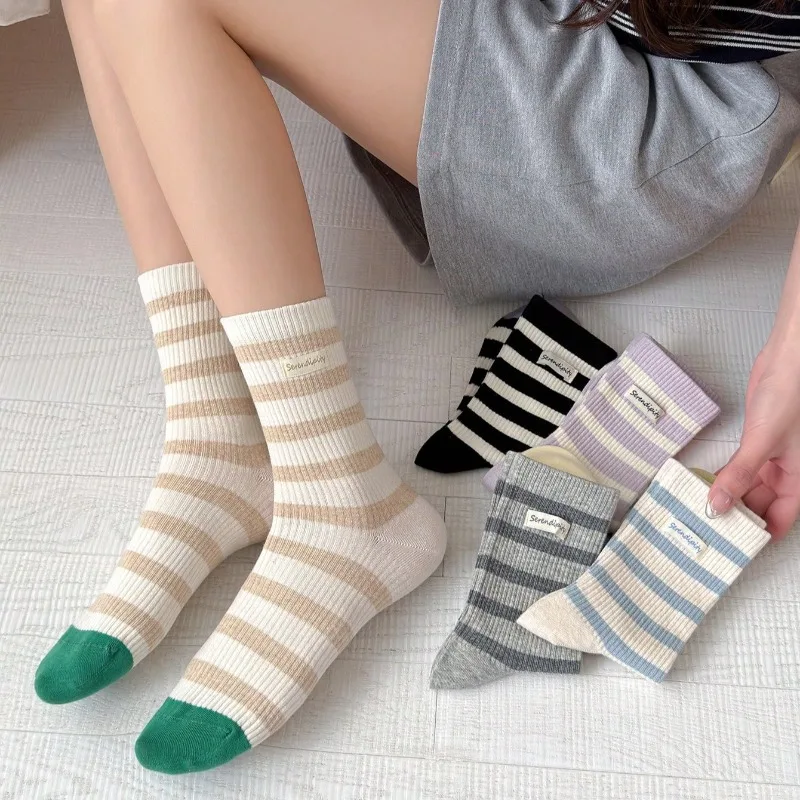 Damen Lange Socken Baumwolle Gestreift Farbblockierung Lässige Sport-Crew-Socken für Frauen Mode Neuankömmlinge Damensocken