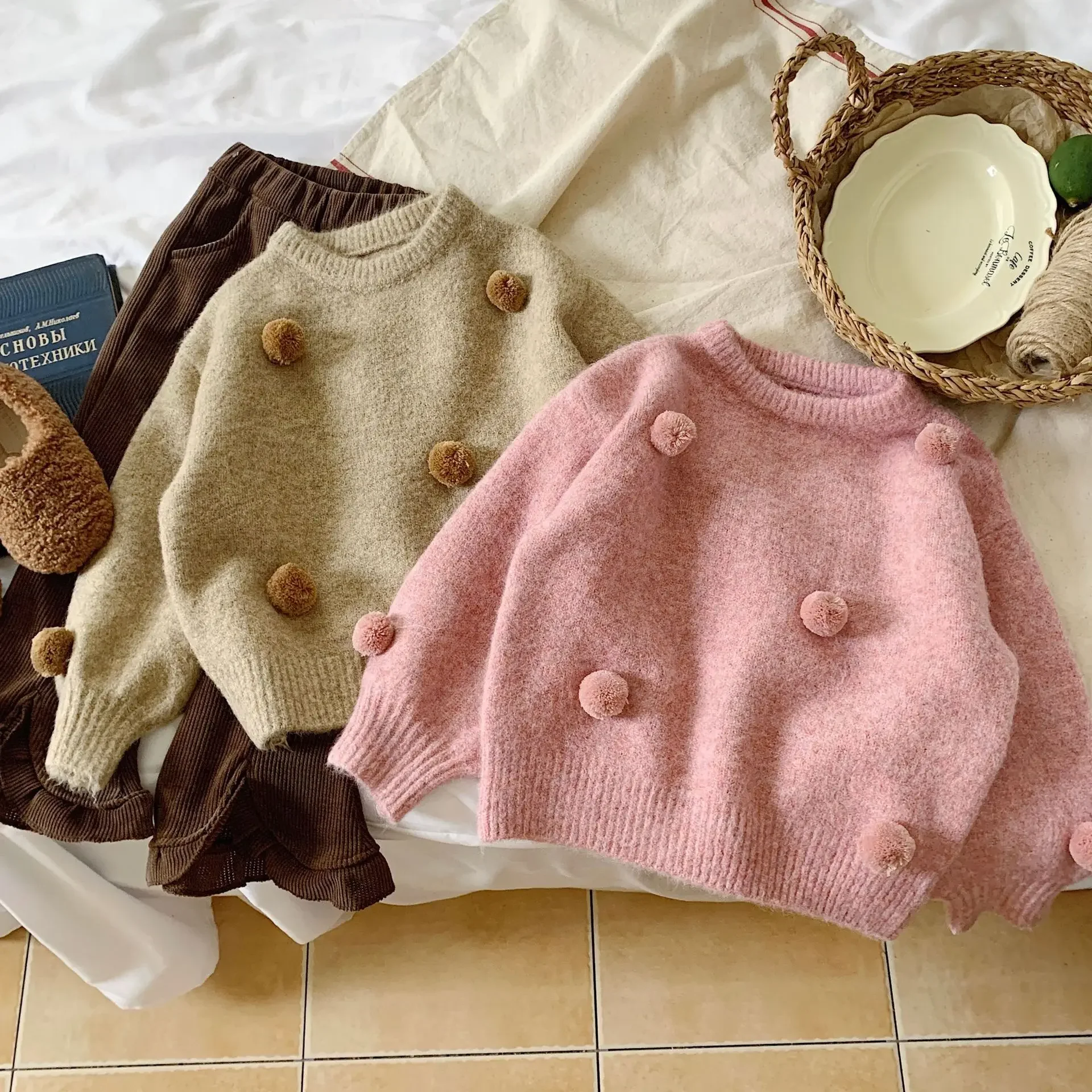 

Casual Spring Autumn Baby Girls Knitted Sweaters Pink Brown Ball Decorated Loose Sweatshirts Pullover Long Sleeves Kids Outwears