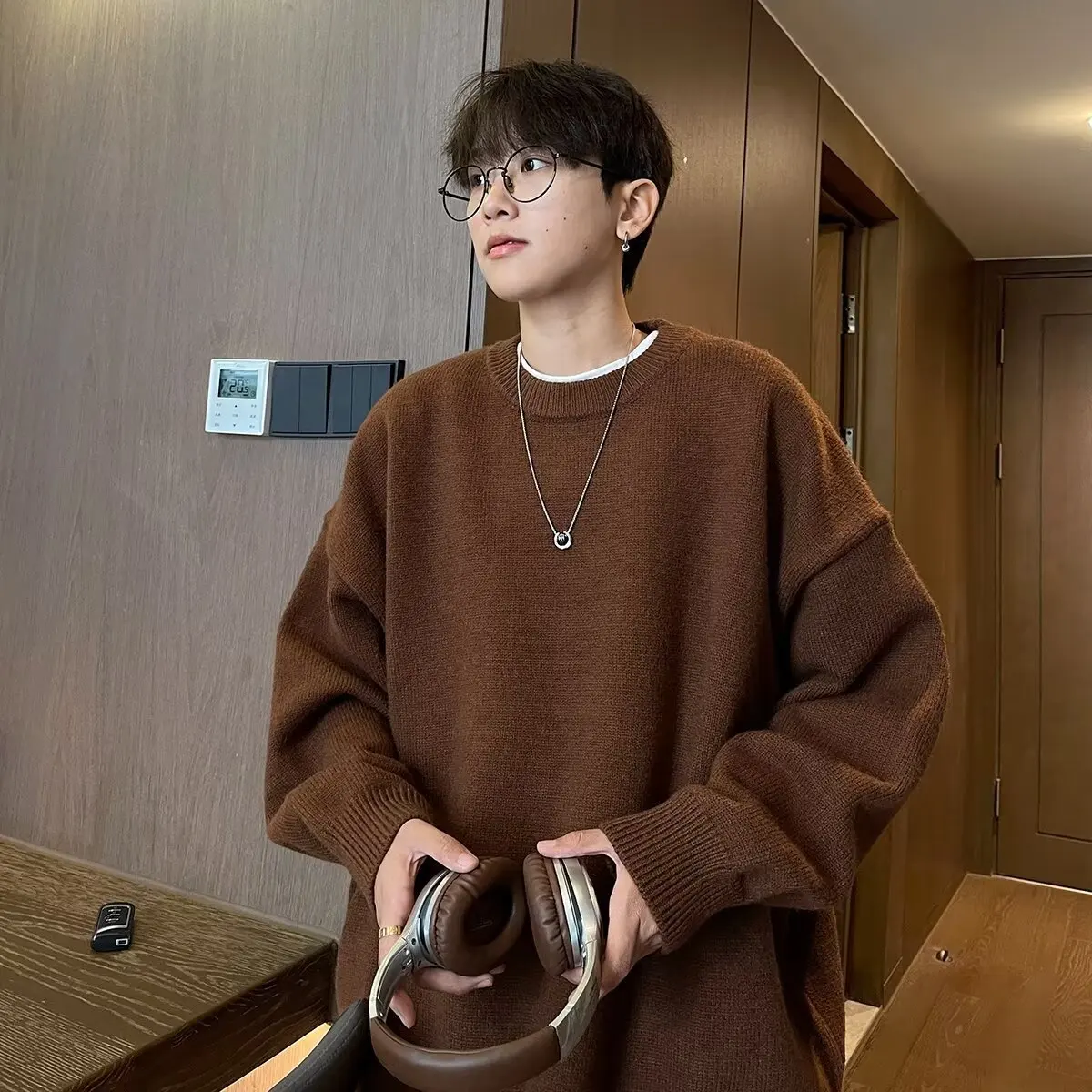 

Мужской трикотажный свитер с круглым вырезом, повседневный, универсальный, в американском стиле, модный, трендовый, осенне-зимний, в стиле Хонконг.