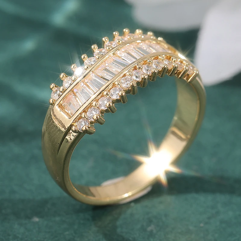 Schillernder Eingelegter Weißer CZ Damenring Exquisiter Goldfarbener Geometrischer Ring für Tägliches Tragen Partyschmuck Jubiläumsgeschenk – Detail 4