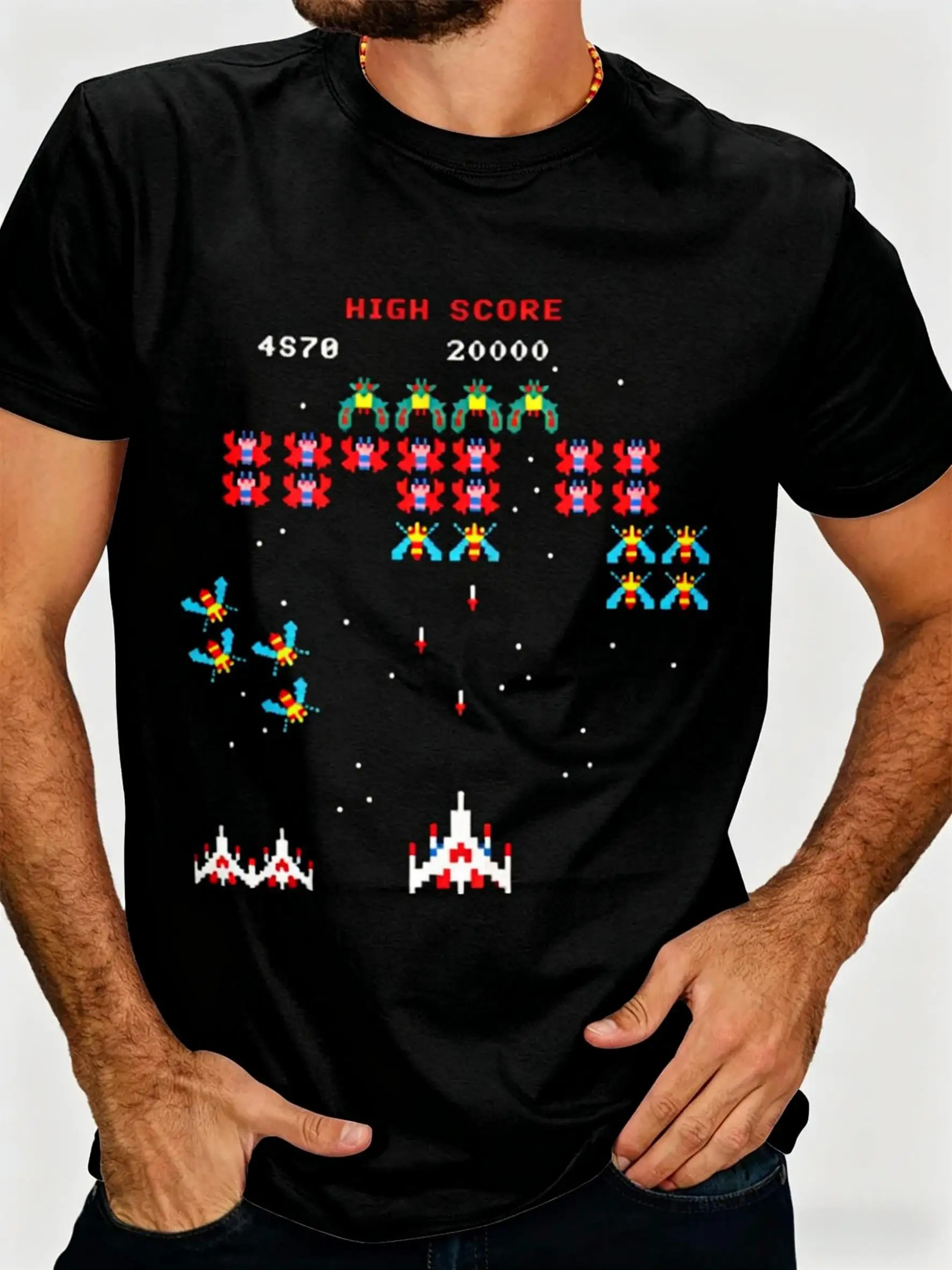 Vintage 80s Space Invaders Arcade Game T-Shirt - Vintage Pixel-style Classic Print, Crew Neck Casual T-shirt, Suitable for Wearing, for Nostalgic Gamers, Collectible T-shirt