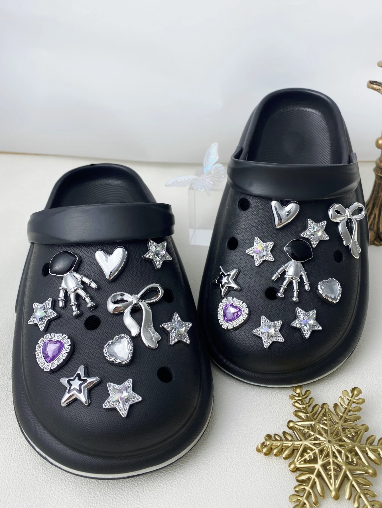 

20 штук серебряного космонавта, серебряный бант, фиолетовое сердце из АБС-пластика с бриллиантами, пряжка для обуви со звездой, украшение своими руками, подходит для женских сандалий