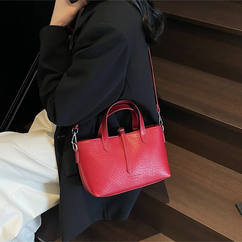 

Маленькие сумки-тоут из искусственной кожи, новинка 2025, однотонная женская сумка, летняя трендовая женская сумка через плечо