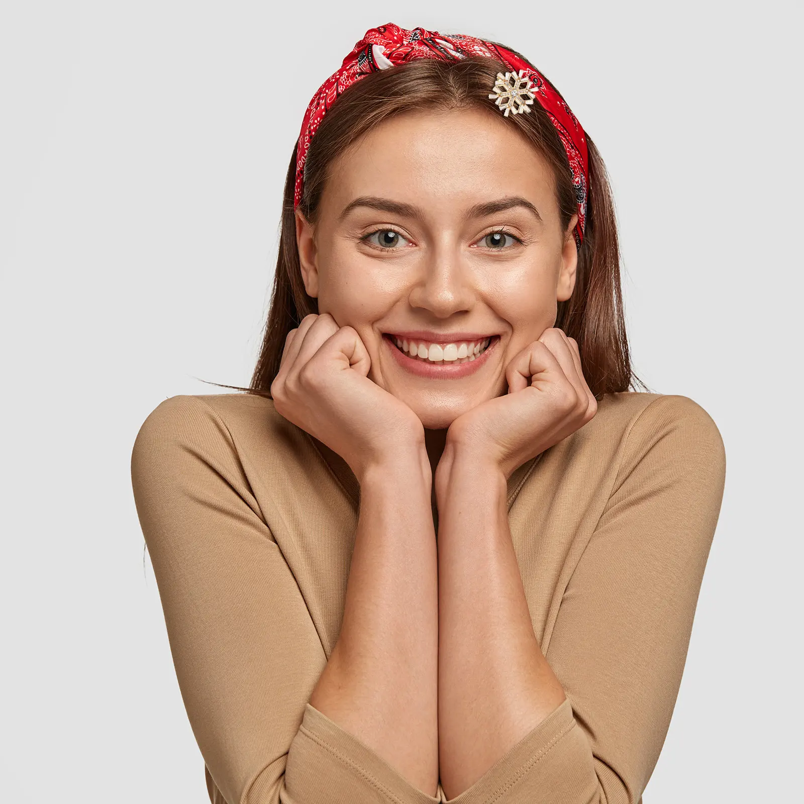 

Набор из 4 рождественских заколок для волос в виде снежинок, праздничные аксессуары для женщин и девочек, для повседневной носки, украшения для вечеринок, отличный подарок