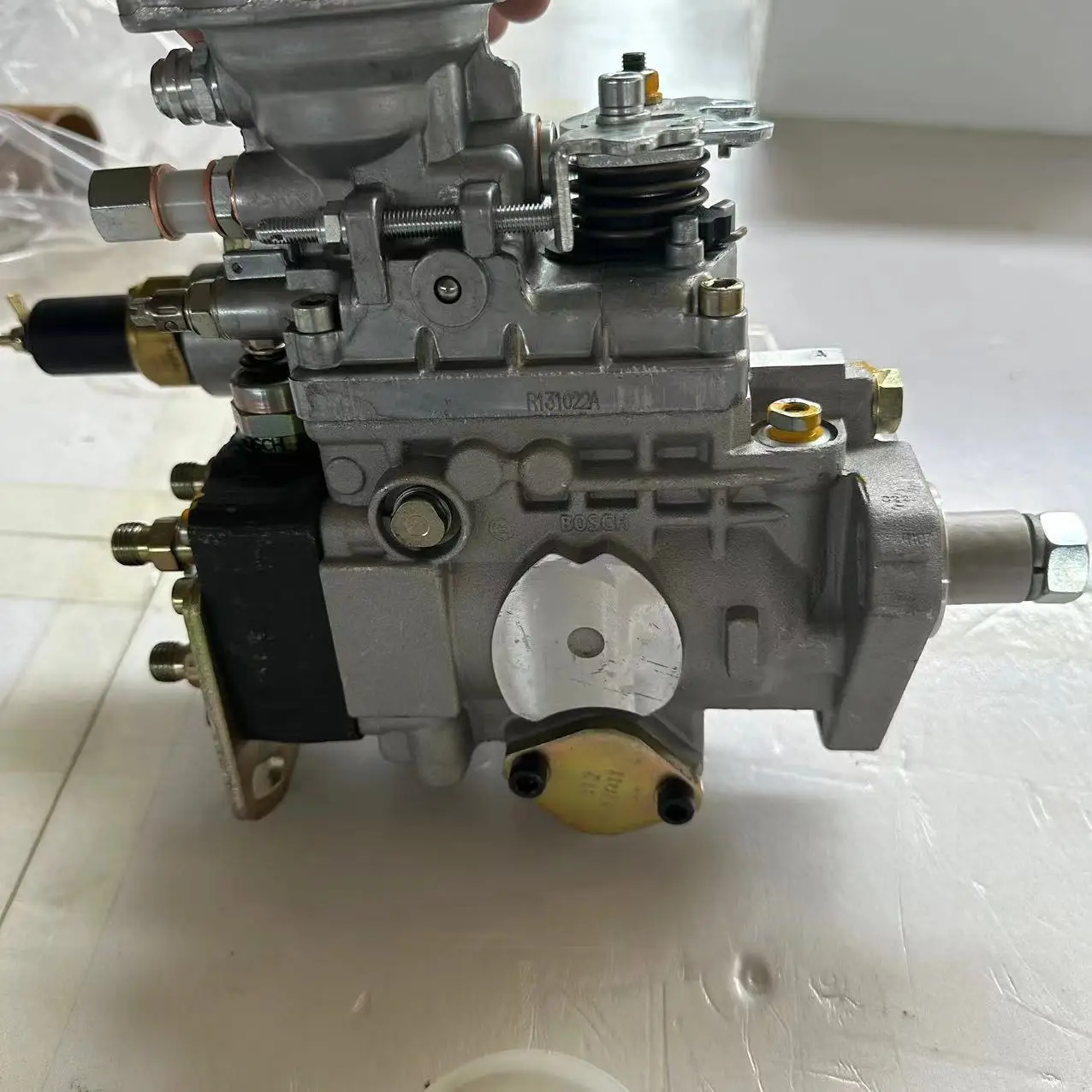 Construction Machinery Diesel Ve Fuel Injection Pump 0460424491 Ve4/12f1250r2084 504387553 For Iveco