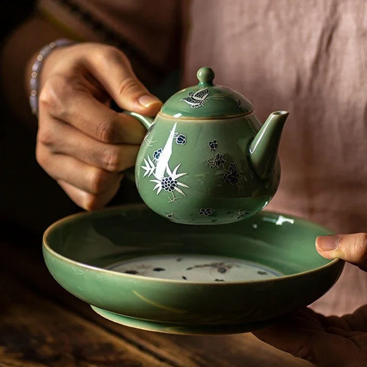 Love of Butterfly Gaiwan Tray for Women, Ceramic Little Teapot, Kung Fu Tea Set, Overglazed Color Figure, Personalized Creative