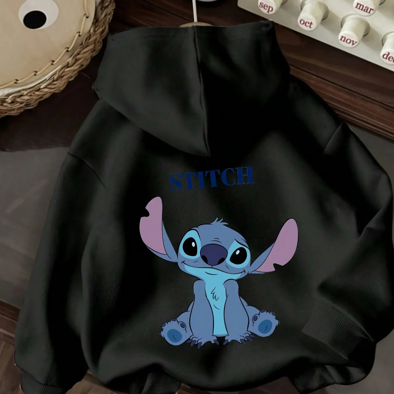 Felpa con cappuccio con stampa grafica Disney Stitch - Felpa con cappuccio con coulisse regolabile nera con lettere blu Pullover casual comfort