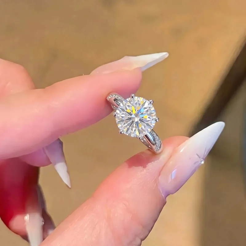 Fashionable High End Women'S Moissanite Ring Featuring Unique Stylish Minimalist Sophisticated Design Perfect Gift For Girlfrien