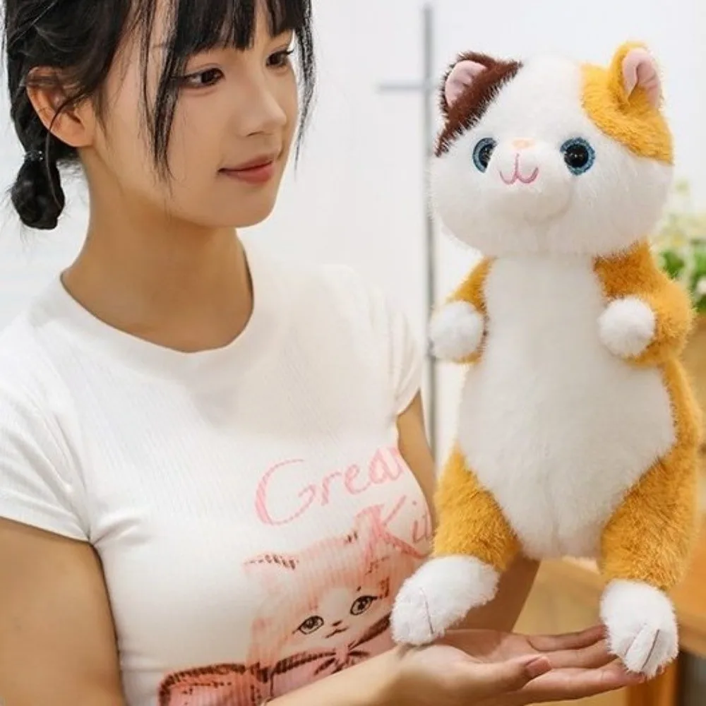 

Милый мягкий рюкзак с котом, полосатый узор, милый рюкзак с мягкими животными, пушистая текстура, поза сидения, имитация кошки, сумка для домашнего декора