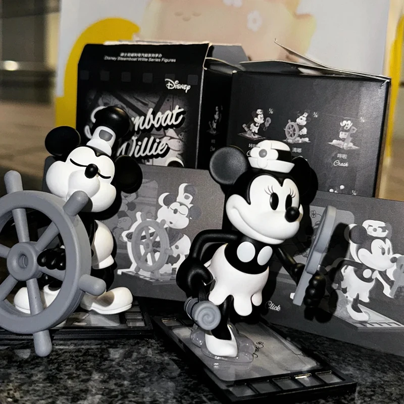 Mini figuras de Mickey Mouse de Disney, figuras de acción de Anime de Mickey Steamboat, juguete de modelo bonito que cambia de Color, regalos para niños