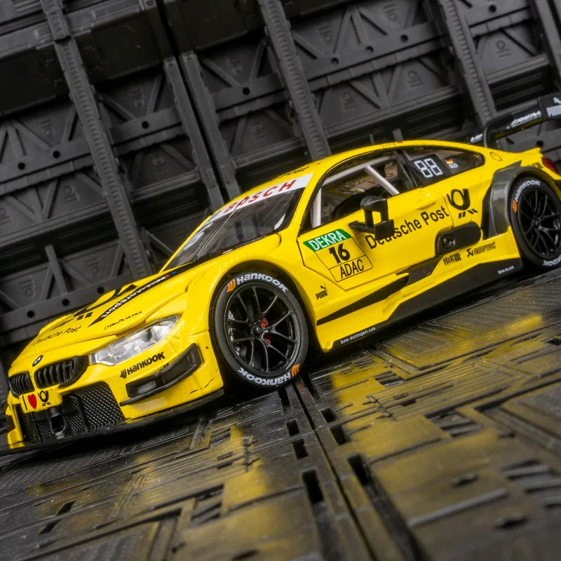 CCA 1:24 simulation BMW M4 DTM alloy car model has simulated sound and lighting functions, rich details, fine workmanship