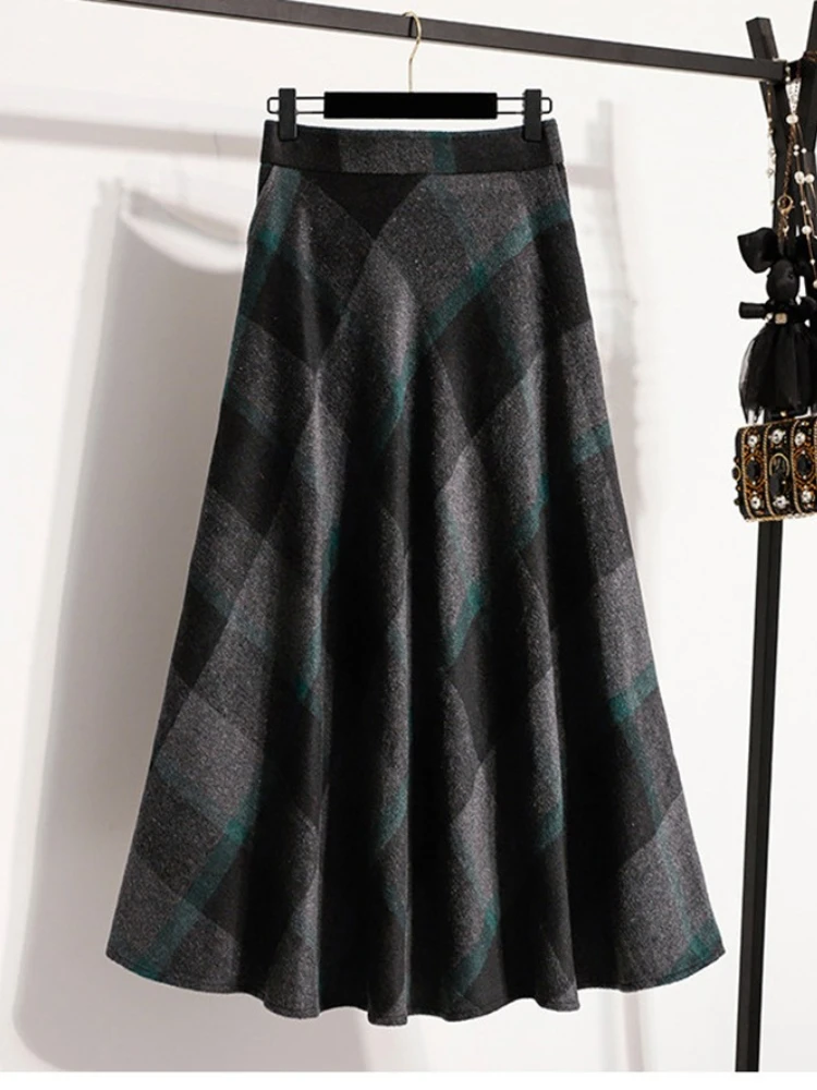 Women's High Waist Plaid A-Line Midi Skirt Autumn and Winter New Large Hem Elegant Retro Slimming Tweed Long Swing Skirt