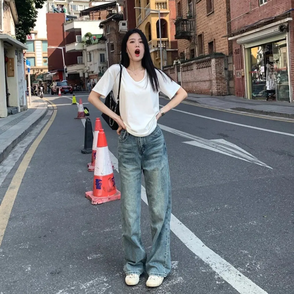 

Women's Lazy Style V-neck T-shirt Loose Fit White Short Sleeve Slimming Comfortable Inner Wear Top