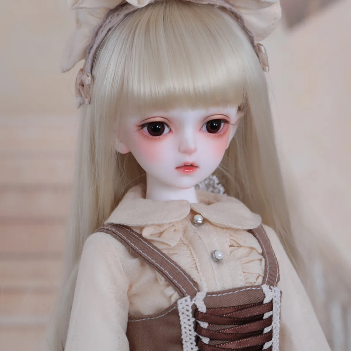 

New full set of BJD genuine Yue Meiyue 1/4 SD doll optional clothes wig shoes spot makeup