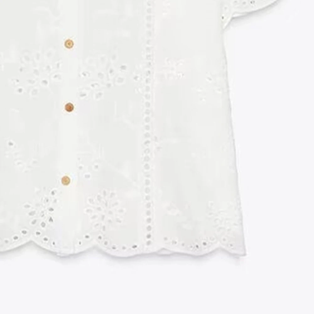 Atasan Kemeja Wanita Modis dan Serbaguna Bordir Berongga Kerah Lengan Pendek Sederhana Atasan Kemeja Baru Musim Panas