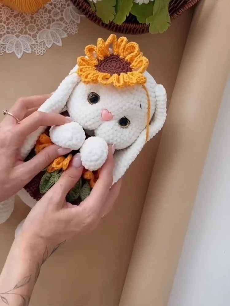 Kit de matériel de lapin au Crochet fait à la main, poupée mignonne, cadeau d'assurance pour petite amie, fil ordinaire, boîte en papier Krt