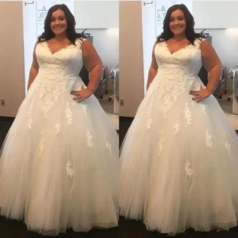 Customized Plus Size Wedding Dresses Bridal Gowns V Neck Sleeveless Flower Appliqued Lace Tulle A Line Sweep Train 2021 Spring B