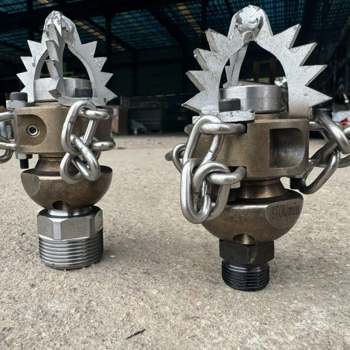 High pressure cleaning and dredging sewage suction truck pagoda nozzle municipal water pipe puncture blasting king rotating mine