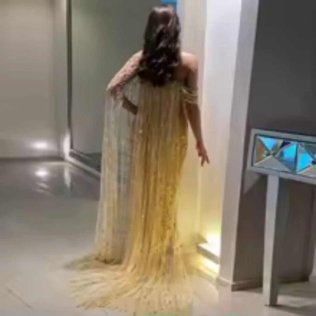 Gaun malam wanita dengan payet manik-manik yang indah dan bergaya putri duyung, gaun dansa malam formal.