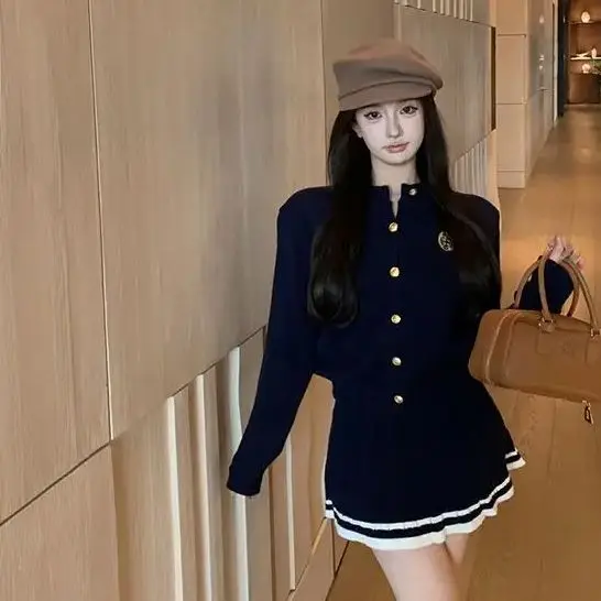 Two-Piece Set Versatile Long-Sleeved Knitted Cardigan Slim-Fit Top Pleated Skirt Women Autumn Winter New College Style Suit