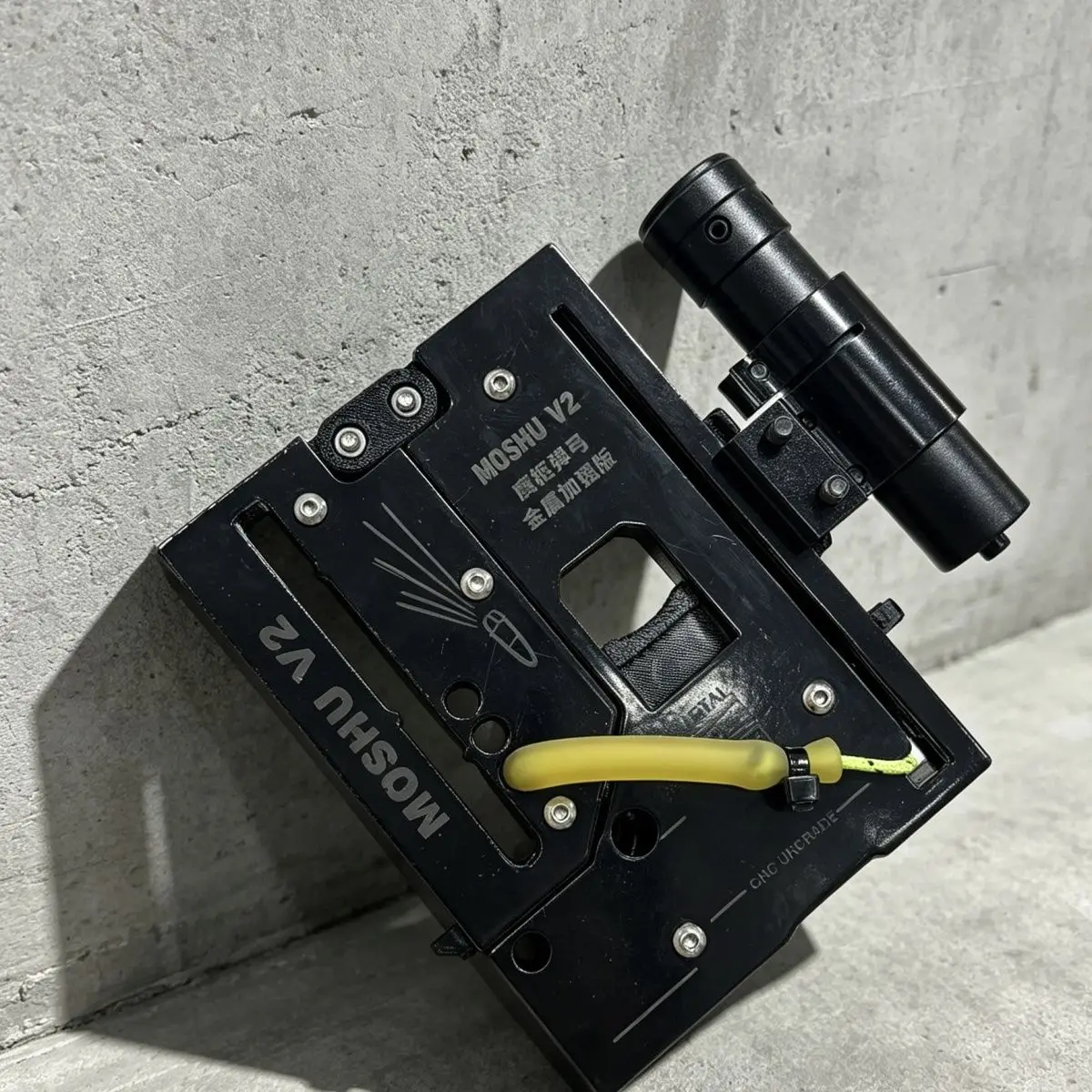 upgraded-metal-shell-folding-magic-pivot-card-slingshot-portable-foldable-outdoor-decompression-toy-defense-finger-ring-shooting