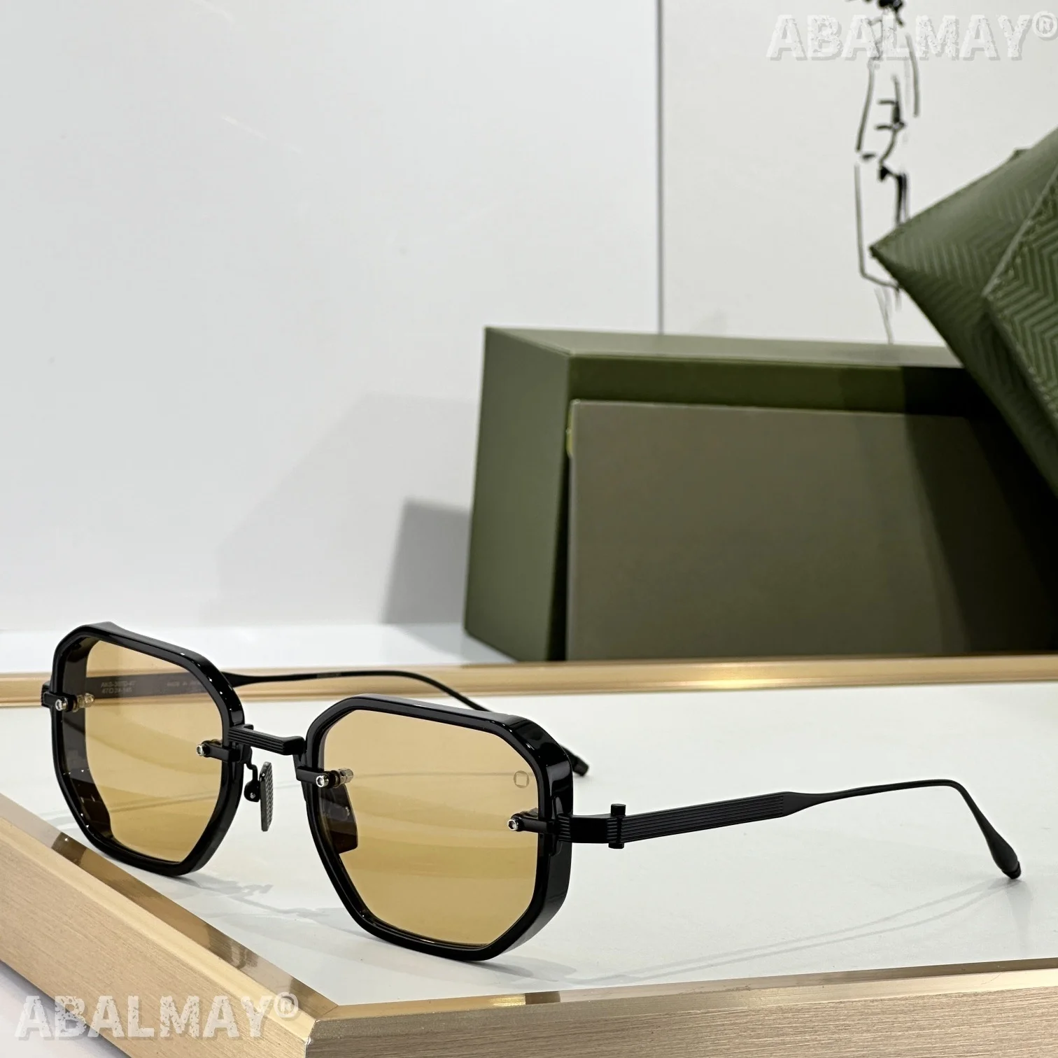 Hochwertige Sonnenbrille für Männer und Frauen AKS-307 GRÖSSE 47-24 Stil UV400 Retro Mode Spezielles Design Sonnenbrille mit Box