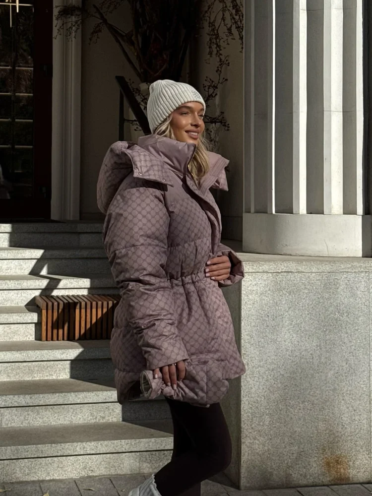 طباعة مقنعين سترة النساء الملابس الاتجاه سستة سترات منتفخة أسفل معاطف القطن تصميم 2025 خمر يندبروف الثلوج