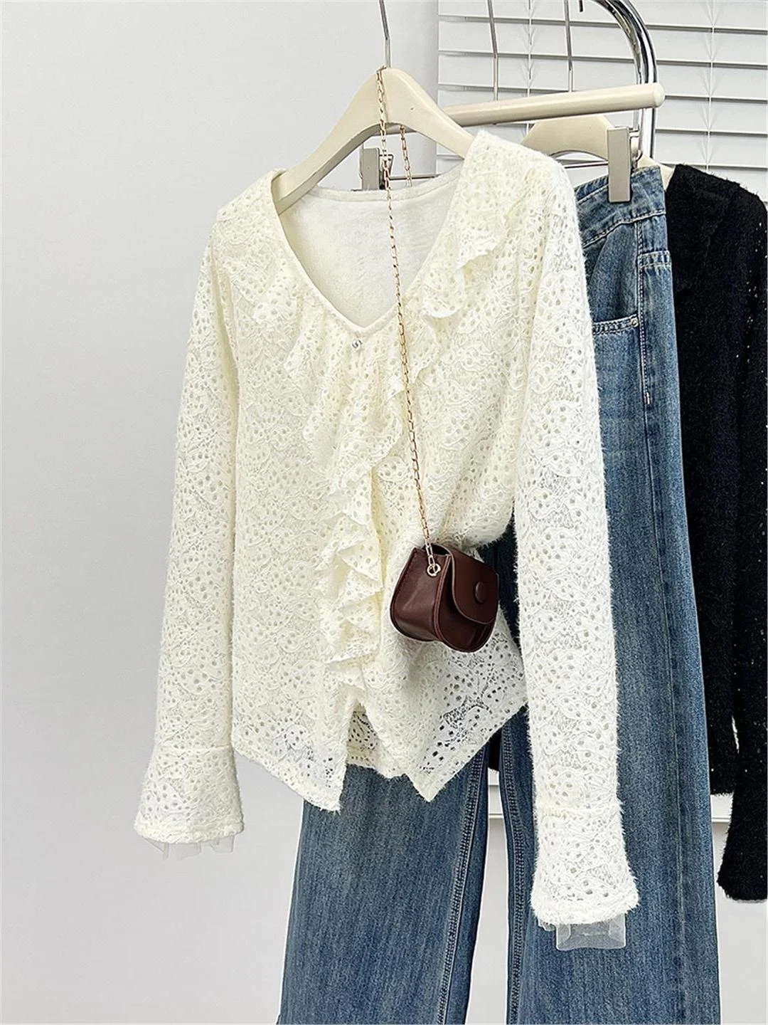 

Ele Long Sve V-Ne Lace irt Women's plus Size Slimming Base irt Top Casual Sle Spring 2026 Faion Trend