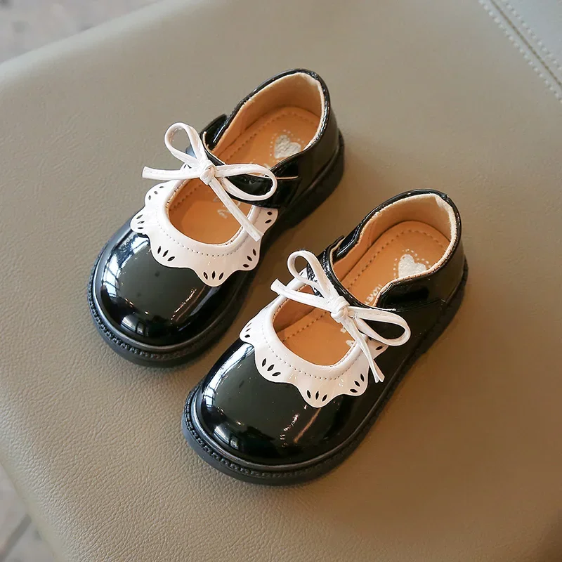 Scarpe basse da principessa da ragazza elegante vernice PU Bowknot scarpe Casual per bambini 21-35 scarpe singole per bambini vino rosso nero